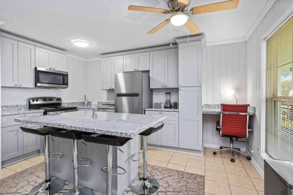 Quiet Apartment In Iowa, La 外观 照片